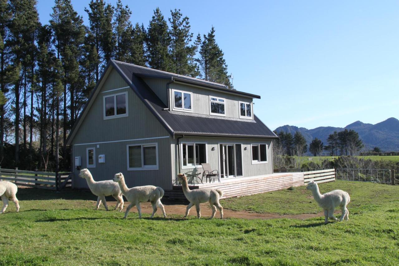 ALPACA FARM RETREAT, НЬЮ-ПЛИМУТ **